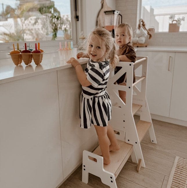 JALA Deluxe Adjustable Learning Tower - Flag with Rectangle Handle - myduckling