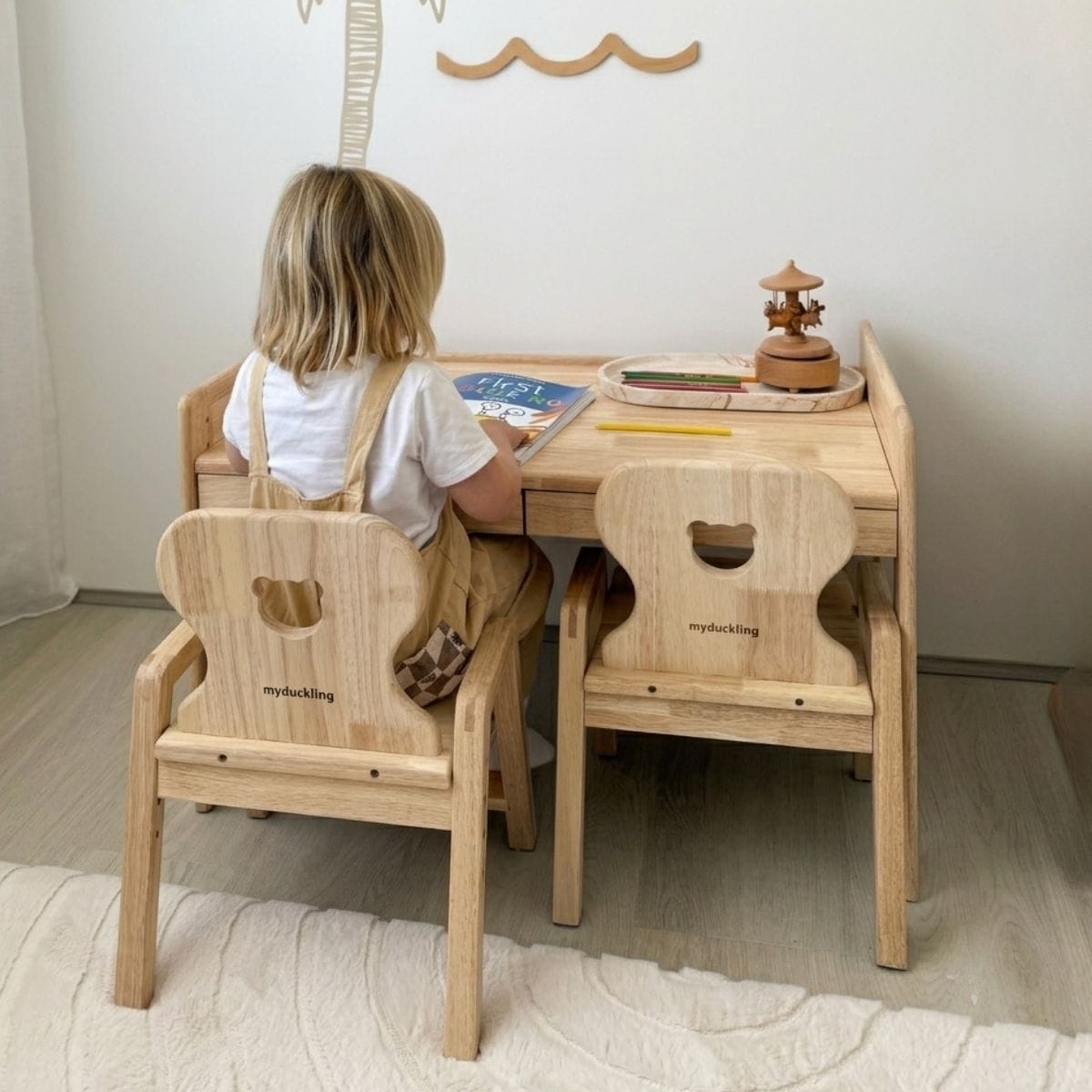 myduckling KAYA Activity Adjustable Table with 2 Chairs